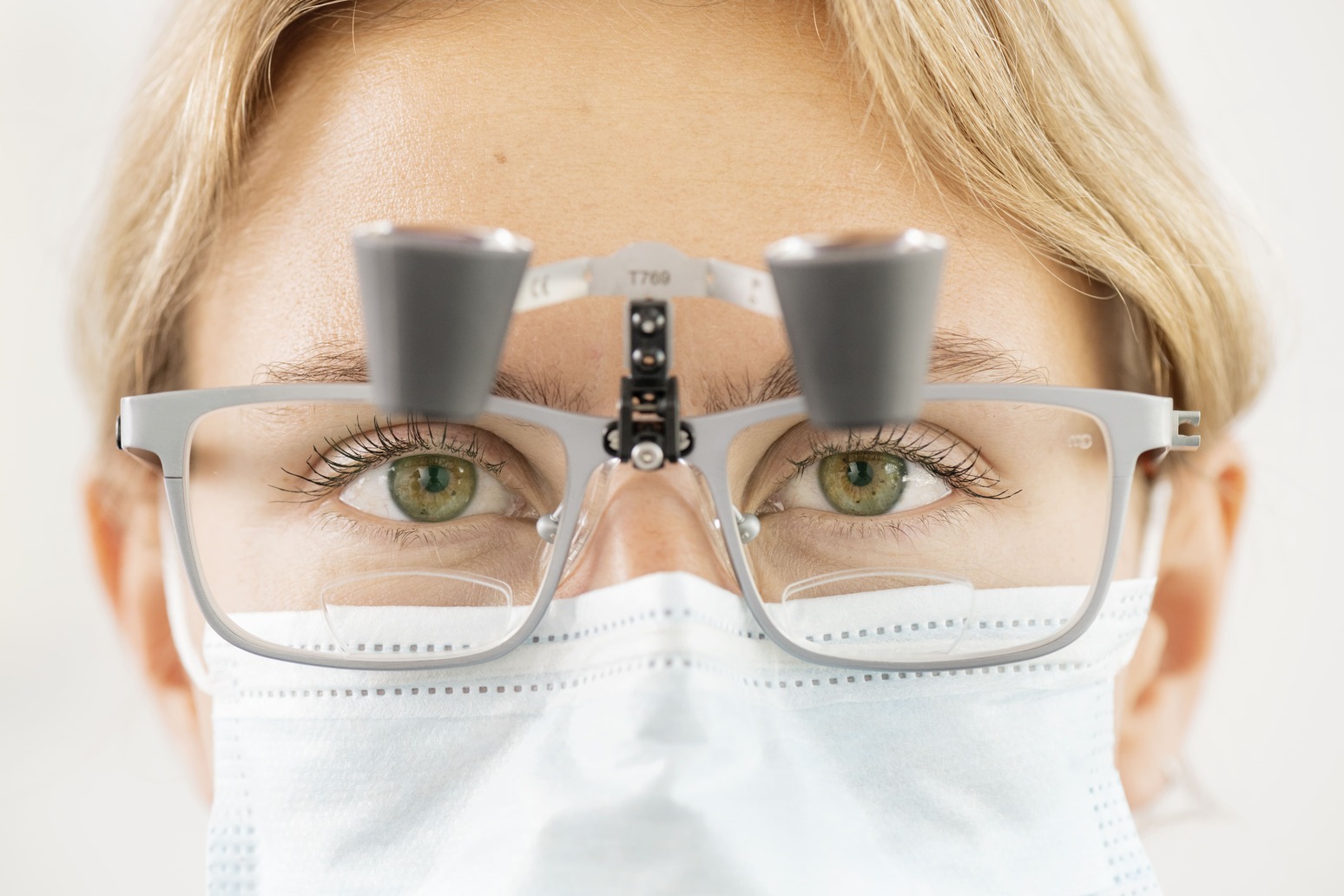 Optergo UltralightTM flip-up